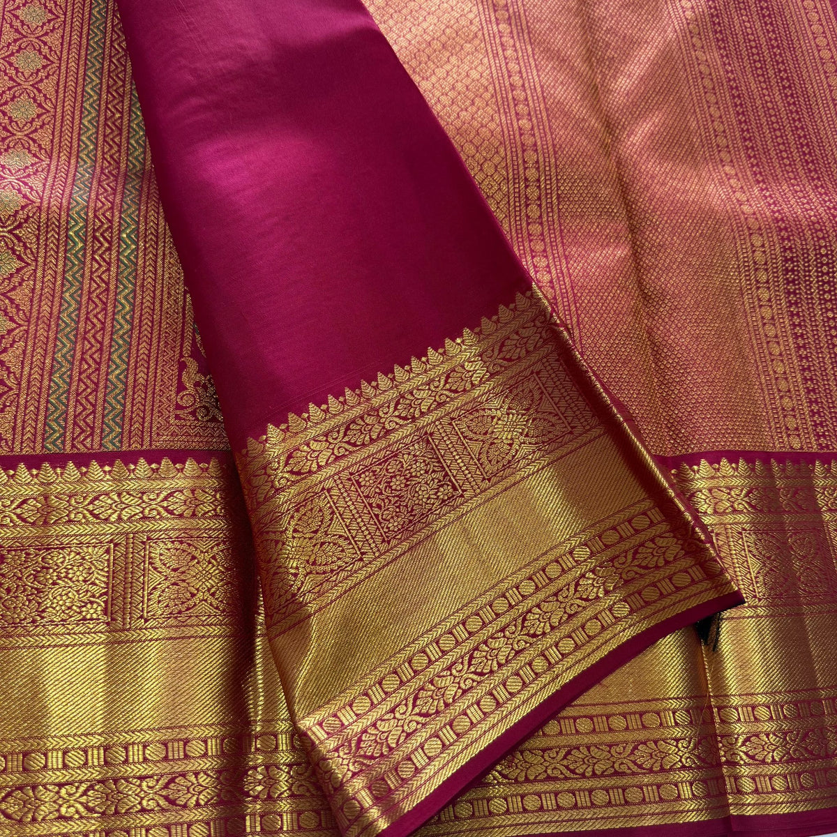 Radiant Red Traditional Saree with Rich Gold Zari Border (co17 134)