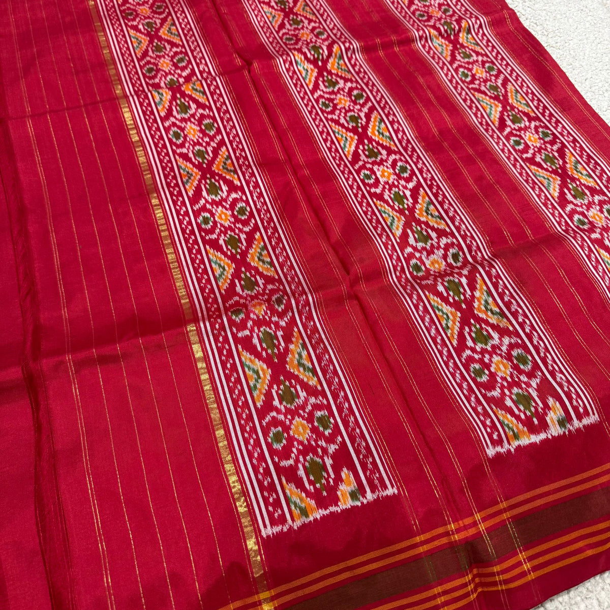 Vibrant Floral Saree in Pearl White & Crimson Red (co19 43)